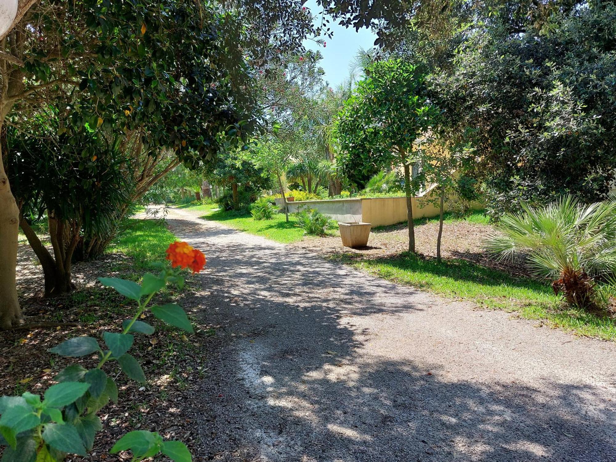 Masseria Lama Torre dell'Orso Exterior foto